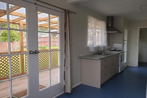 Photo of property in 27 Shackleton Grove, Stokes Valley, Lower Hutt, 5019