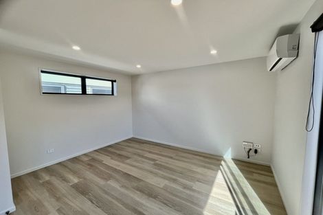 Photo of property in 2/10 Surrey Street, Linwood, Christchurch, 8062