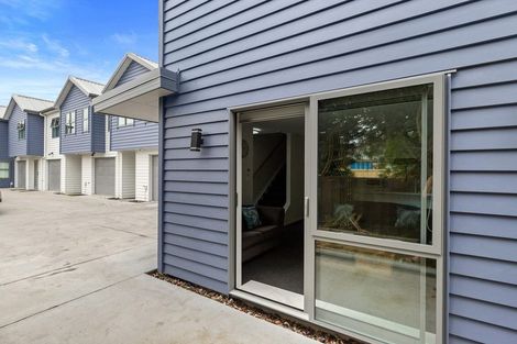 Photo of property in 2/29 May Street, Hamilton East, Hamilton, 3216