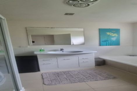 Photo of property in 1a Hythe Terrace, Mairangi Bay, Auckland, 0630