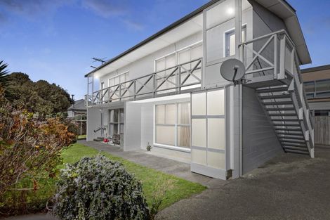 Photo of property in Mahora Court Flats, 25 Mahora Street, Kilbirnie, Wellington, 6022