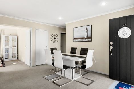 Photo of property in 6 Raddington Way, Huntington, Hamilton, 3210