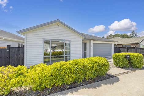 Photo of property in 14 Ropere Street, Kumeu, 0810