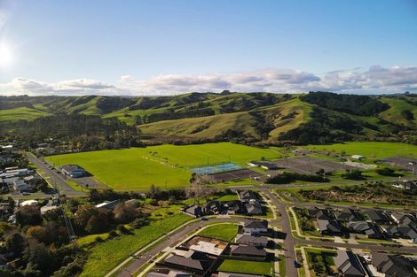 Photo of property in 28 Mahi Road, Helensville, 0800