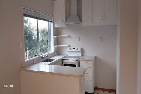 Photo of property in 8/218 Onepu Road, Lyall Bay, Wellington, 6022