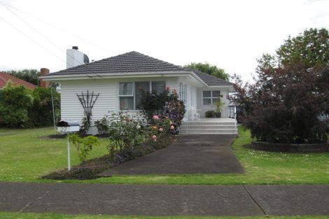Photo of property in 27 Shortt Avenue, Mangere Bridge, Auckland, 2022