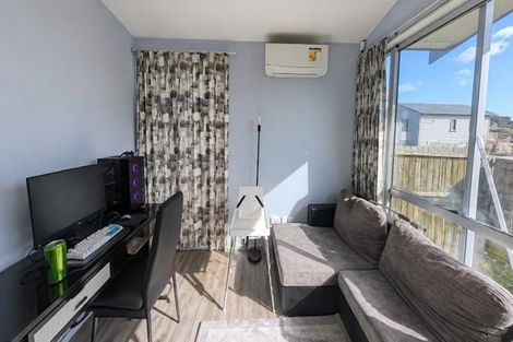 Photo of property in 105 Mahia Road, Wattle Downs, Auckland, 2103