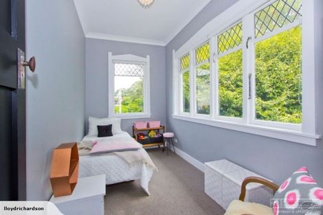 Photo of property in 39 Cambridge Terrace, Waiwhetu, Lower Hutt, 5010