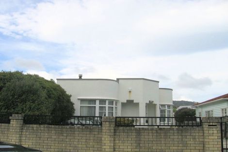 Photo of property in 8 Cambridge Street, Tawa, Wellington, 5028