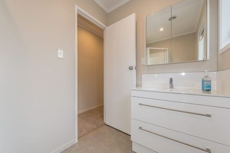 Photo of property in 5 Wharf Road, Albany, Auckland, 0632