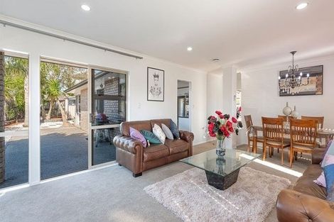 Photo of property in 4 Stornaway Drive, Flat Bush, Auckland, 2016