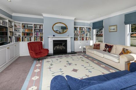 Photo of property in 43 Stanley Point Road, Stanley Point, Auckland, 0624