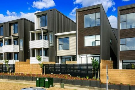 Photo of property in 5/15 Chivalry Road, Glenfield, Auckland, 0629