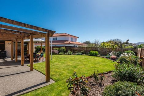 Photo of property in 27 Quadrant Heights, Paraparaumu, 5032