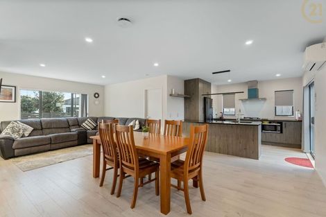 Photo of property in 25 Koroheke Road, Takanini, 2110