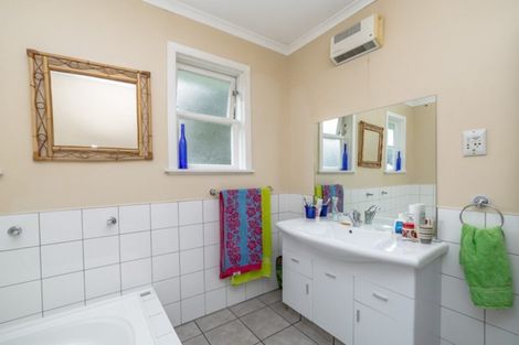 Photo of property in 110 Brandon Street, Featherston, 5710