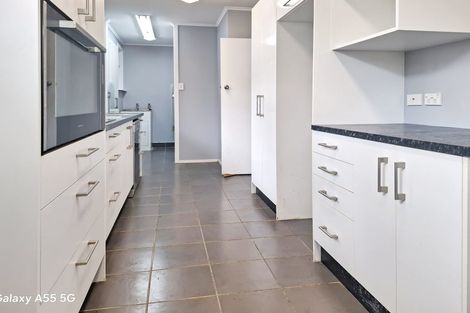 Photo of property in 86 Commissariat Road, Mount Wellington, Auckland, 1060