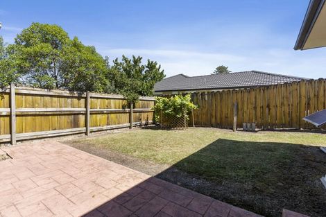 Photo of property in 3 Harobed Place, Weymouth, Auckland, 2103
