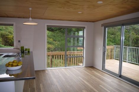 Photo of property in 25 Grumman Lane, Newlands, Wellington, 6037