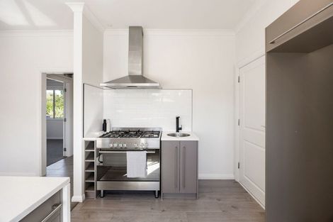 Photo of property in 11 Park Terrace, Hamilton Central, Hamilton, 3204