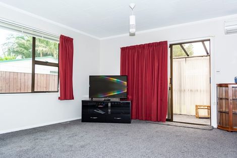 Photo of property in 5a Massey Street, Westown, New Plymouth, 4310