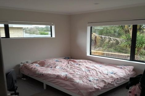 Photo of property in 1a Coletta Lane, Te Atatu South, Auckland, 0610