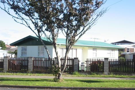 Photo of property in 71 Friedlanders Road, Manurewa, Auckland, 2102