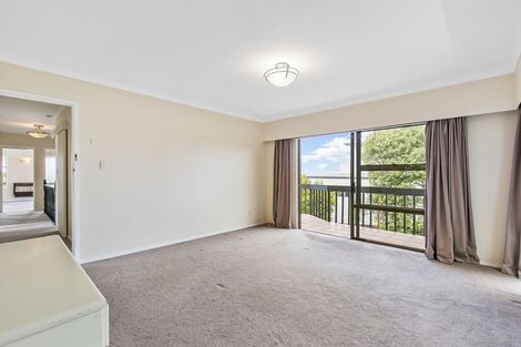 Photo of property in 1/43 Eastcliffe Road, Castor Bay, Auckland, 0620