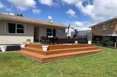 Photo of property in 9 Gregg Place, Sunnyvale, Auckland, 0612