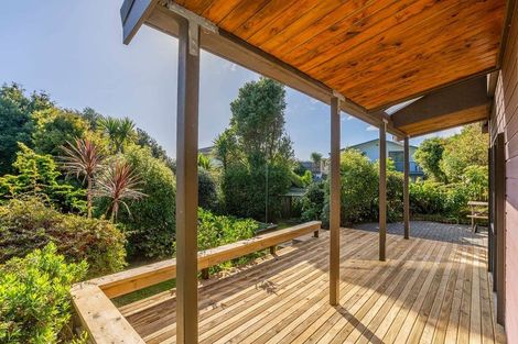 Photo of property in 6 Frimley Terrace, Waikanae Beach, Waikanae, 5036