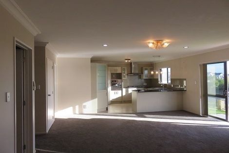 Photo of property in 12 Bonny Crescent, Massey, Auckland, 0614