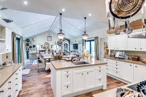 Photo of property in 99 Kent Terrace, Taradale, Napier, 4112