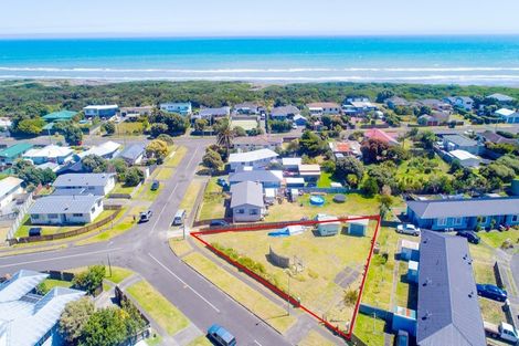 Photo of property in 9 Tainui Street, Castlecliff, Whanganui, 4501