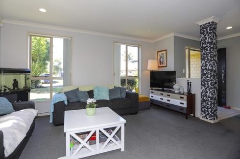 Photo of property in 31 Putaka Place, Papamoa Beach, Papamoa, 3118