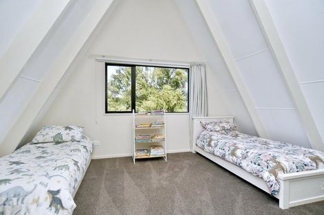 Photo of property in 33 Heyders Road, Spencerville, Christchurch, 8083