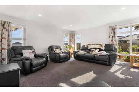 Photo of property in 4 Plescher Crescent, Leamington, Cambridge, 3432