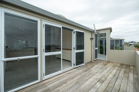 Photo of property in 1/23 Bernleigh Terrace, West Harbour, Auckland, 0618