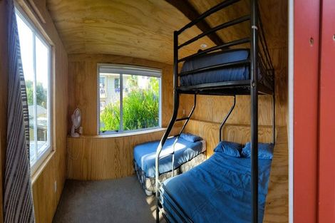 Photo of property in 12 Takarei Terrace, Mokau, 4376