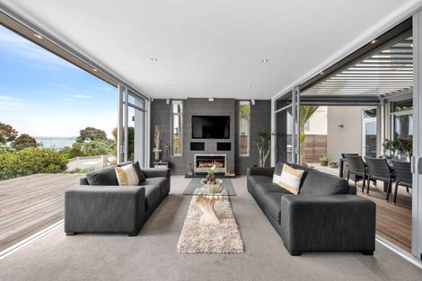 Photo of property in 81 Pine Harbour Parade, Beachlands, Auckland, 2018