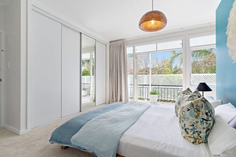 Photo of property in 17 Hillcrest Grove, Hillpark, Auckland, 2102