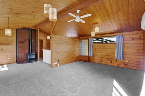Photo of property in 33 Kowhai Street, Inglewood, 4330