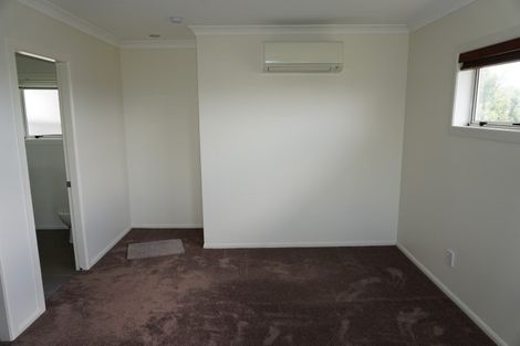 Photo of property in 4 Comber Place, Johnsonville, Wellington, 6037