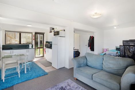 Photo of property in 1/51b Sunset Road, Totara Vale, Auckland, 0632