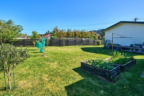 Photo of property in 2 Wellington Road, Wainuiomata, Lower Hutt, 5014