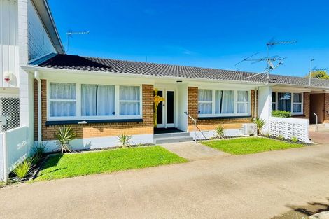 Photo of property in 2/35 Wallace Road, Papatoetoe, Auckland, 2025