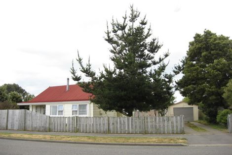 Photo of property in 35 Medina Crescent, Parklands, Christchurch, 8083