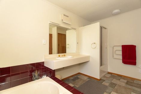 Photo of property in 16 Coronation Street, Moeraki, Palmerston, 9482