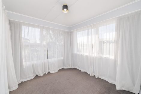 Photo of property in 25 Lake Terrace Road, Burwood, Christchurch, 8061