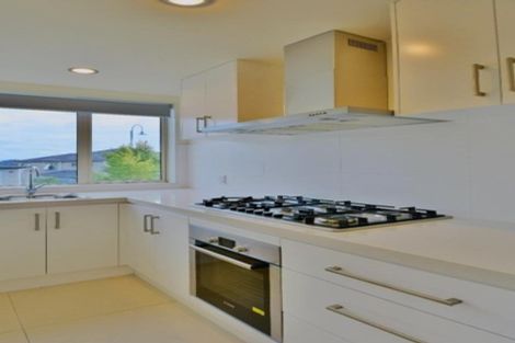 Photo of property in 16 Loughros Place, Pinehill, Auckland, 0632