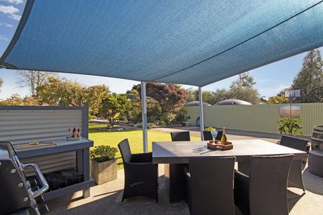 Photo of property in 14 Cliff Road, Tasman, Upper Moutere, 7173